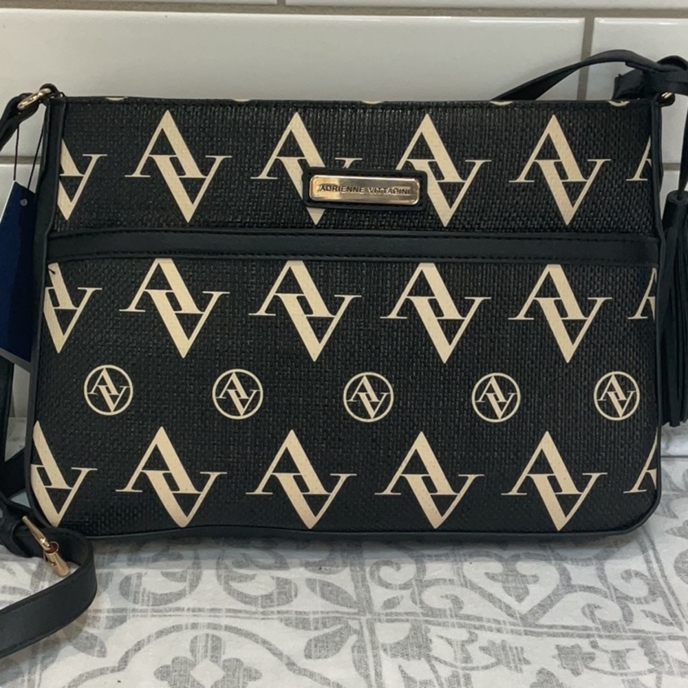 Adrienne Vittadini crossbody hand bag